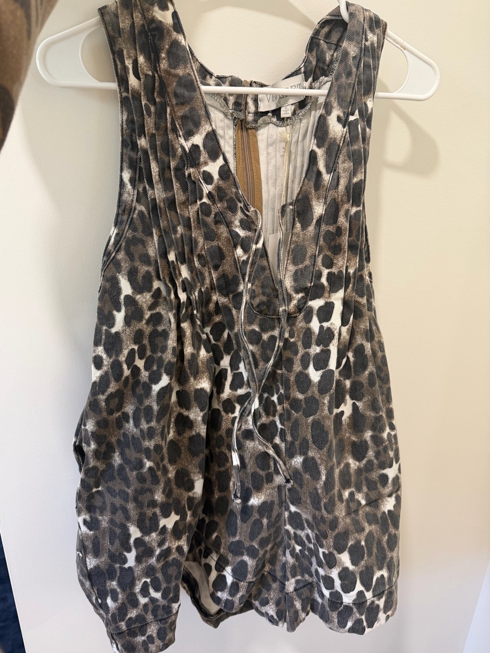 Sleeveless Leopard Print V-Neck Romper